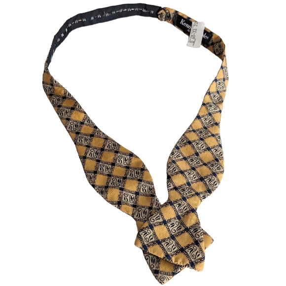 Kenneth Cole Yellow Print Silk Bow Tie - Picture 1 of 5